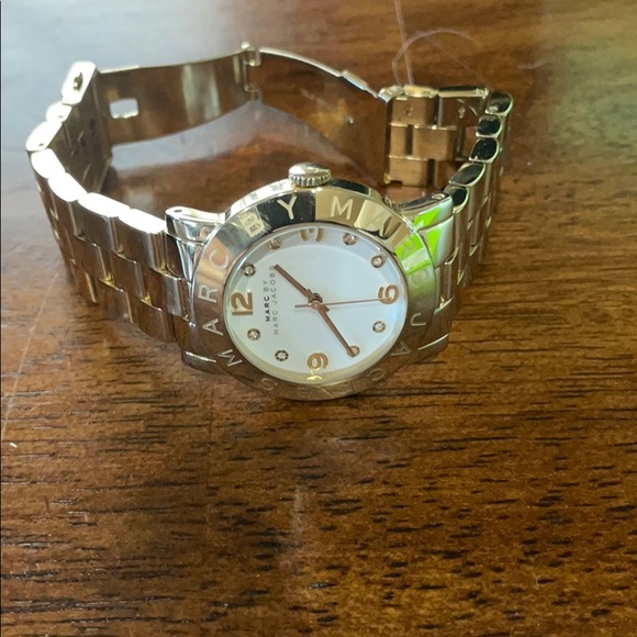 Gold Marc Jacobs watch - Picture 2 of 3